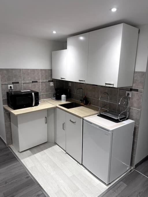 Appartement T4 En Hyper-Centre Bourgoin-Jallieu Εξωτερικό φωτογραφία